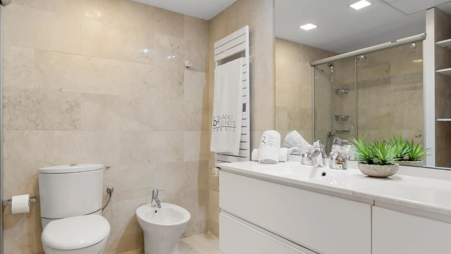 Cozy Beach Apartment At Best Location ماربيا